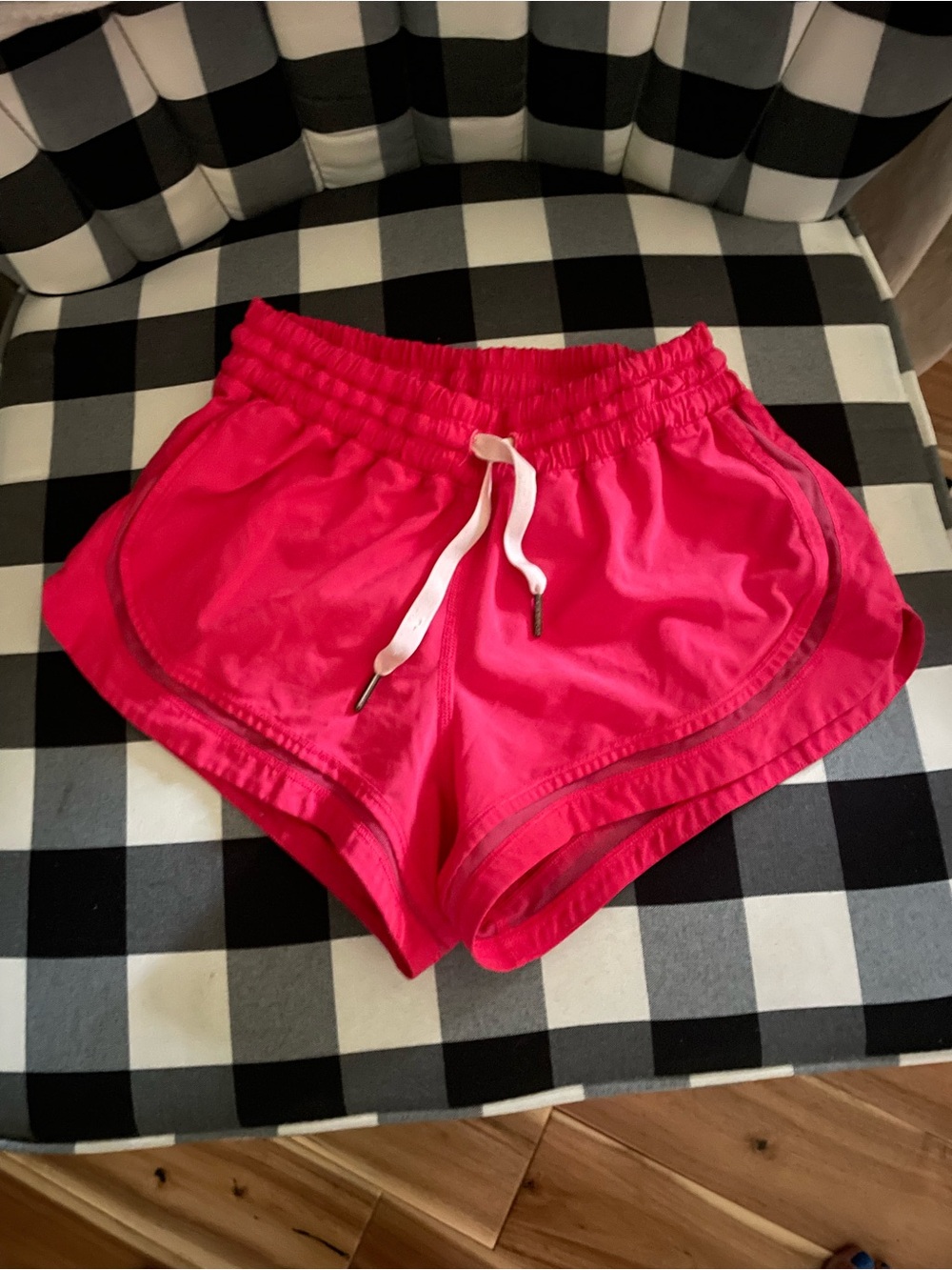 VTGE. Lululemon Bright Pink/Red AthleteDrawstring Shorts